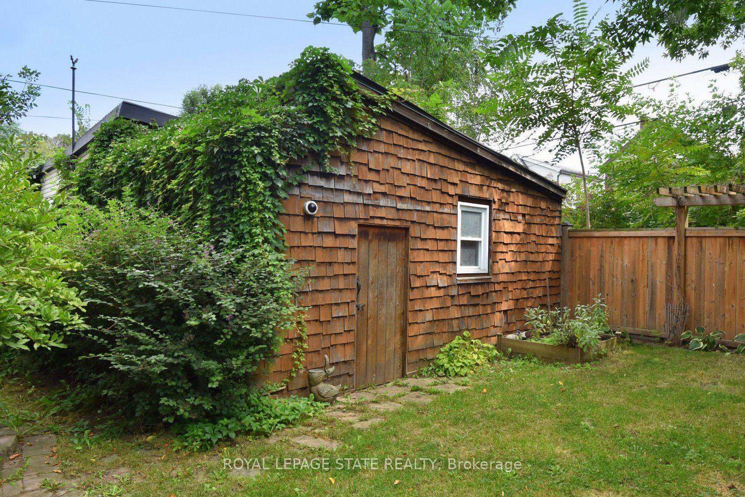 Photo 43 of 70 Kensington Avenue N, Hamilton, Crown Point — HOMEH