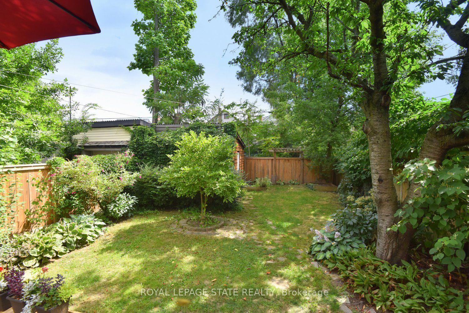Photo 44 of 70 Kensington Avenue N, Hamilton, Crown Point — HOMEH