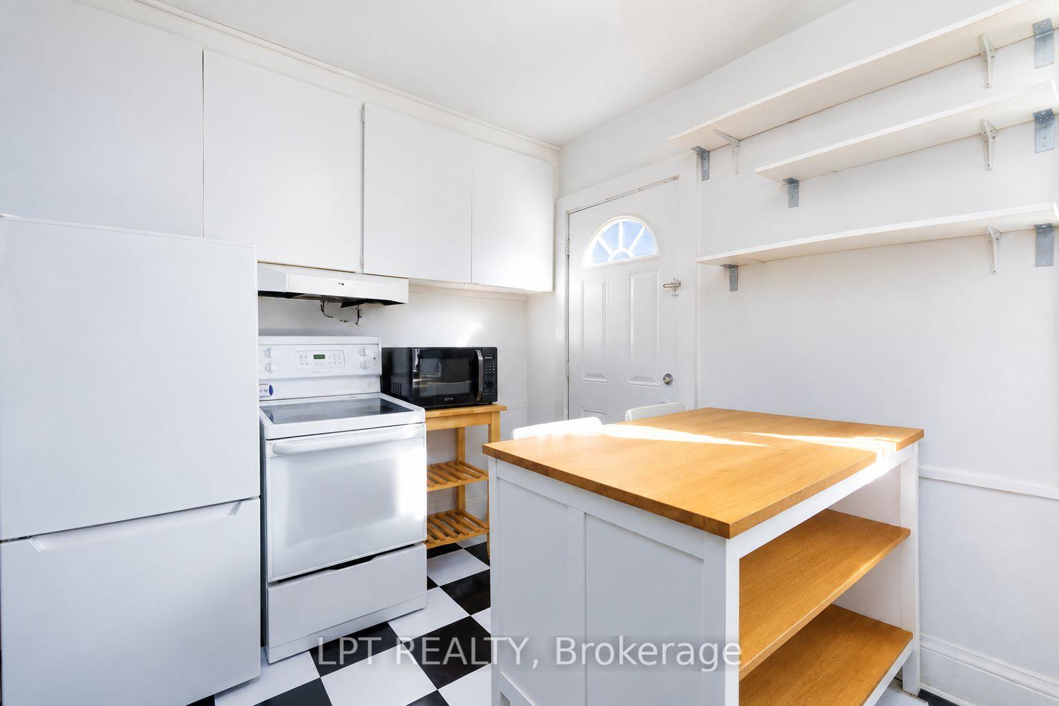 Photo 6 of Unit A, 627 Crawford Street, Toronto, Palmerston-Little Italy — HOMEH
