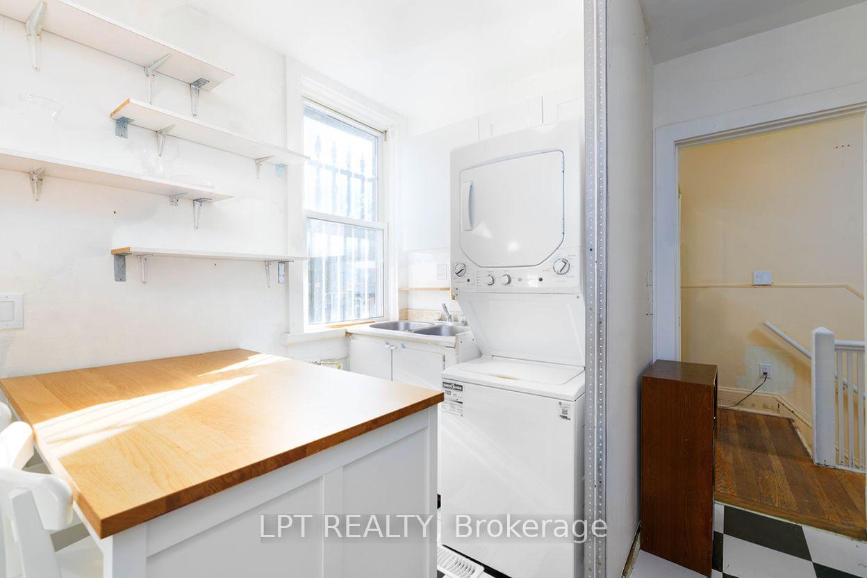 Photo 7 of Unit A, 627 Crawford Street, Toronto, Palmerston-Little Italy — HOMEH