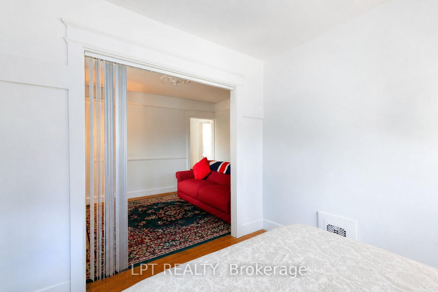 Photo 10 of Unit A, 627 Crawford Street, Toronto, Palmerston-Little Italy — HOMEH