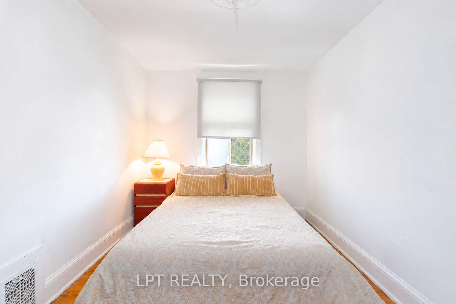Photo 11 of Unit A, 627 Crawford Street, Toronto, Palmerston-Little Italy — HOMEH