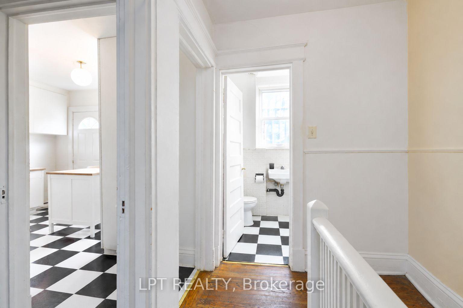 Photo 14 of Unit A, 627 Crawford Street, Toronto, Palmerston-Little Italy — HOMEH