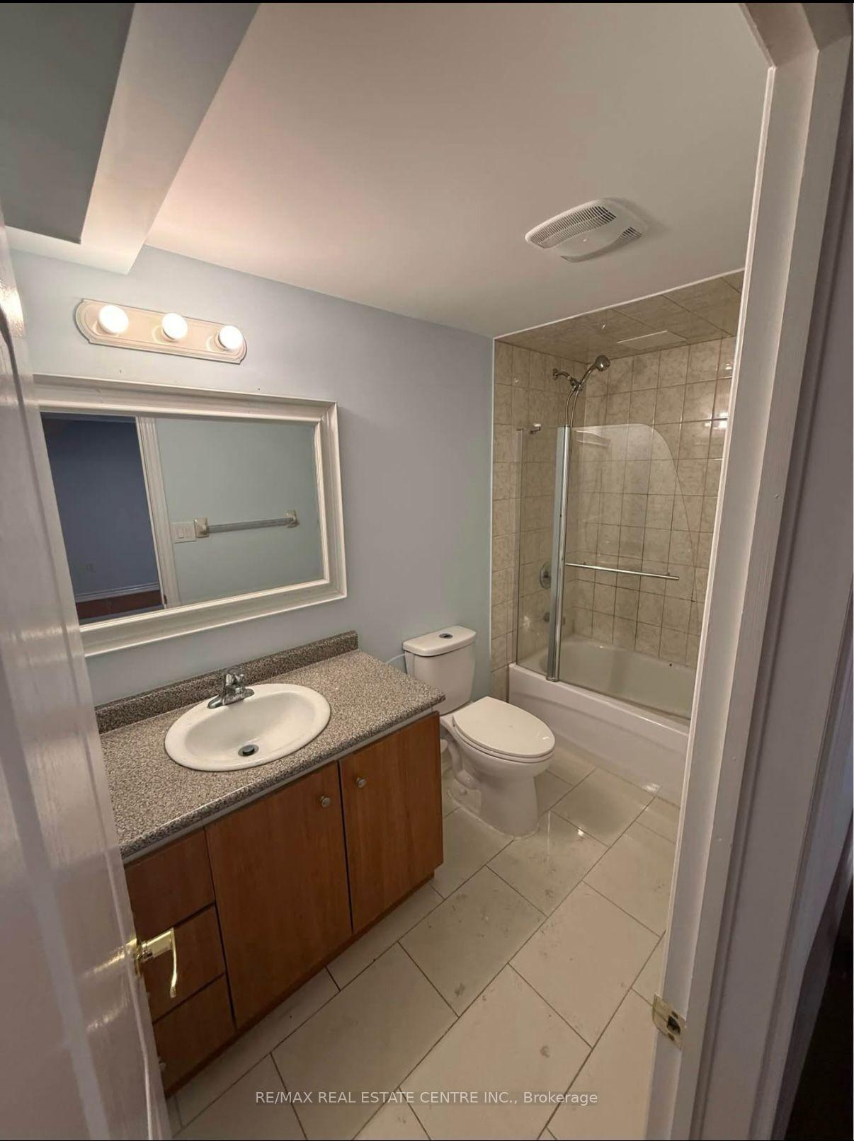 Photo 6 of Unit BSMT, 66 Mistdale Crescent, Brampton, Fletcher's Meadow — HOMEH