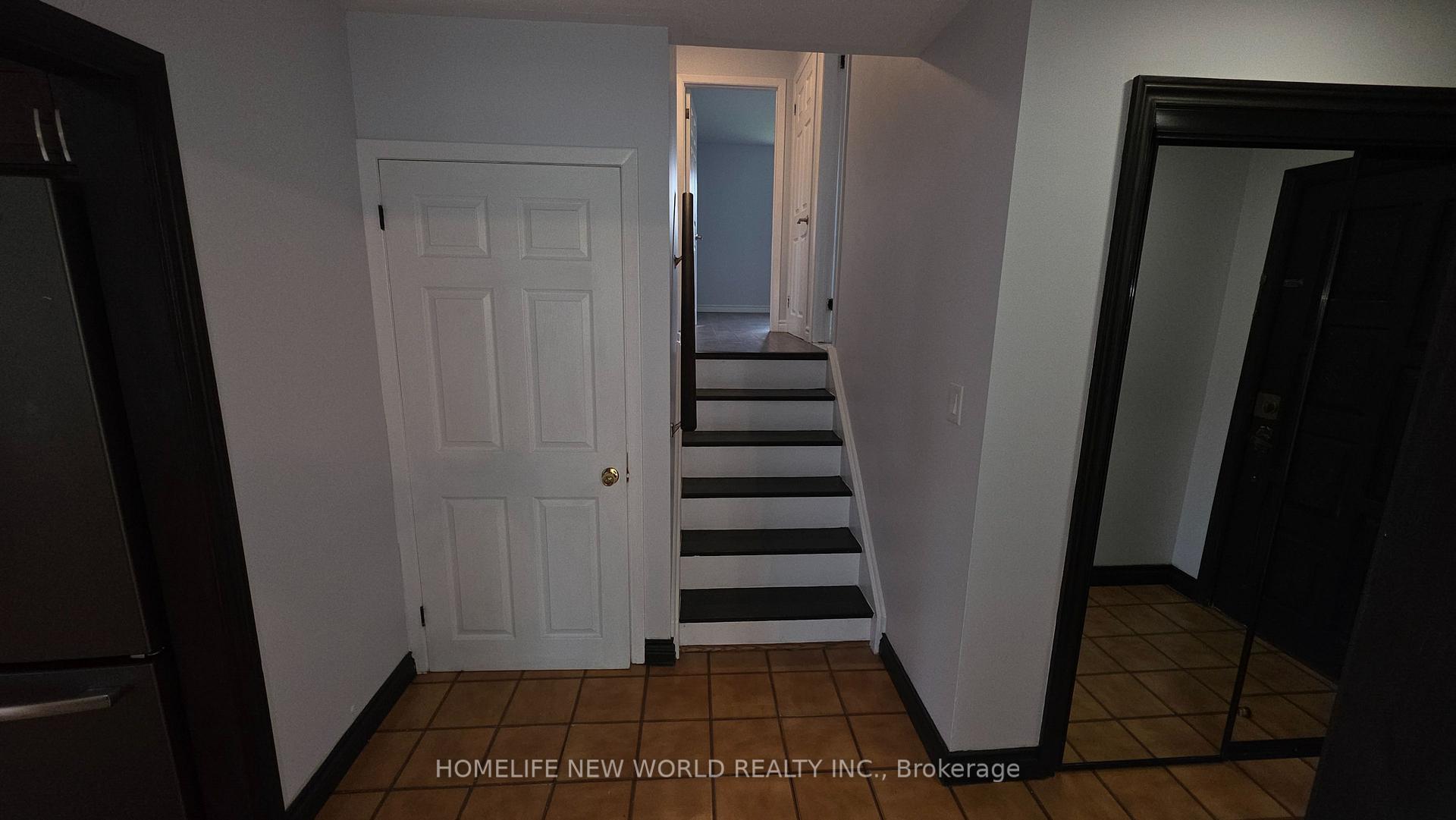 Photo 18 of 26 Murchison Crescent N, Etobicoke, Mount Olive-Silverstone-Jamestown — HOMEH