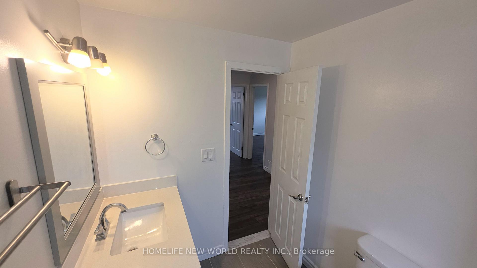 Photo 20 of 26 Murchison Crescent N, Etobicoke, Mount Olive-Silverstone-Jamestown — HOMEH