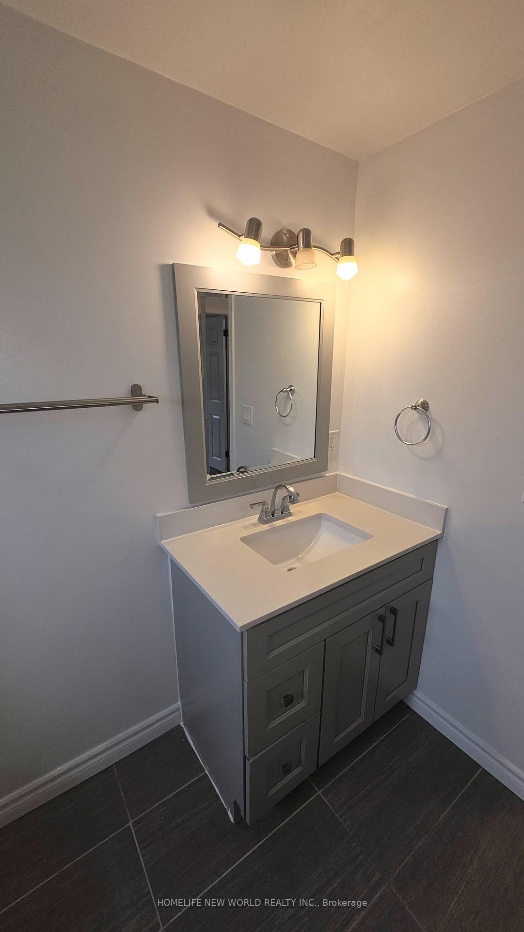 Photo 21 of 26 Murchison Crescent N, Etobicoke, Mount Olive-Silverstone-Jamestown — HOMEH