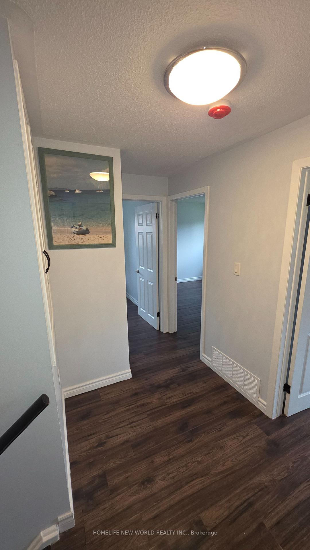 Photo 22 of 26 Murchison Crescent N, Etobicoke, Mount Olive-Silverstone-Jamestown — HOMEH