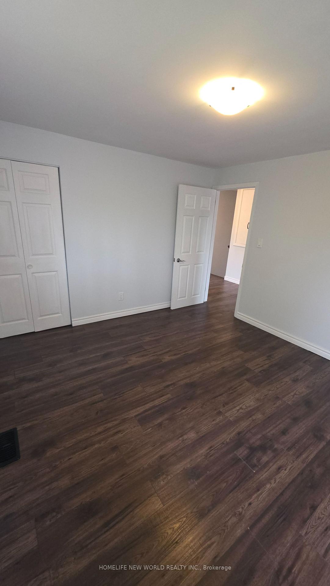 Photo 30 of 26 Murchison Crescent N, Etobicoke, Mount Olive-Silverstone-Jamestown — HOMEH