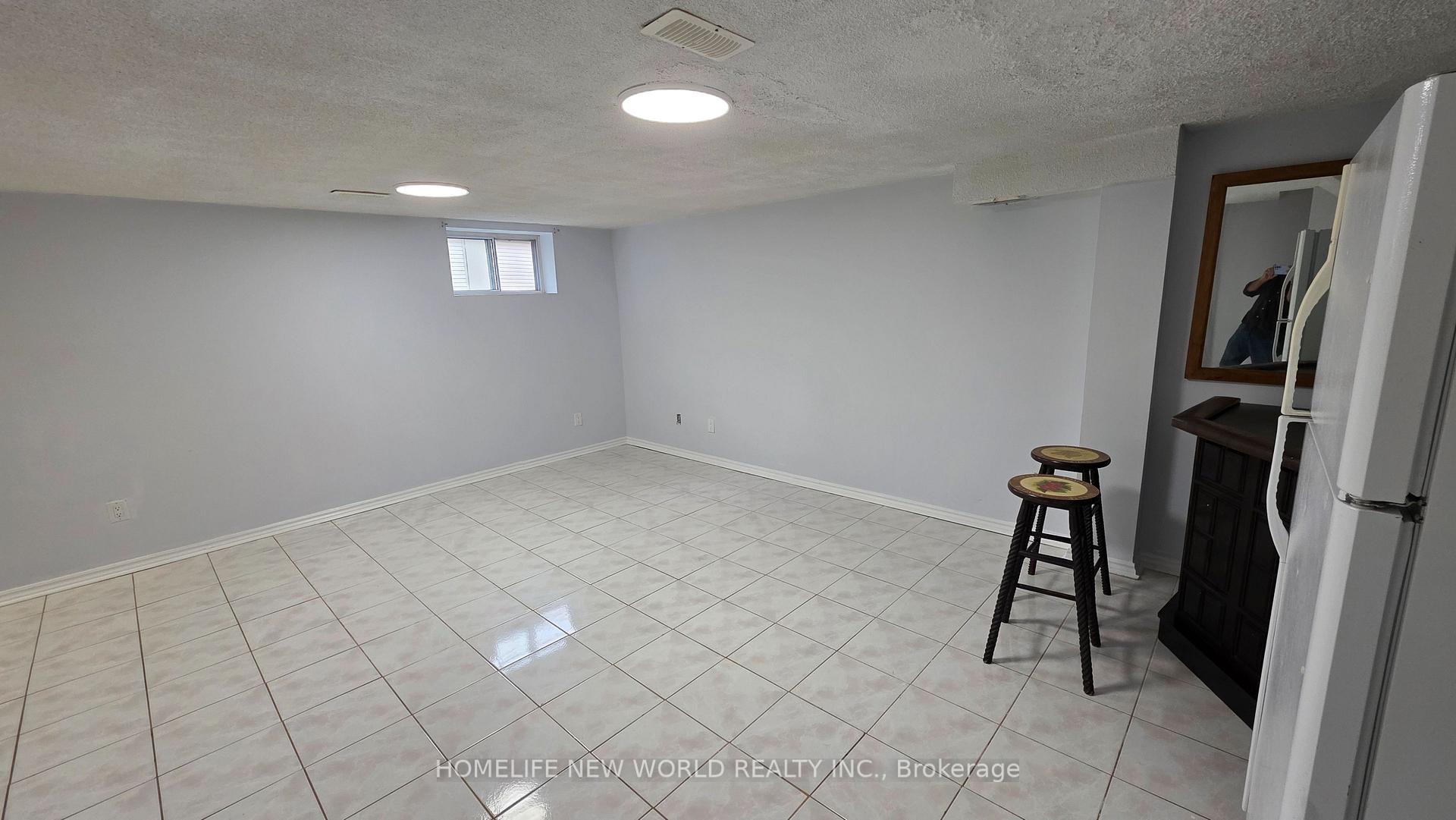 Photo 35 of 26 Murchison Crescent N, Etobicoke, Mount Olive-Silverstone-Jamestown — HOMEH