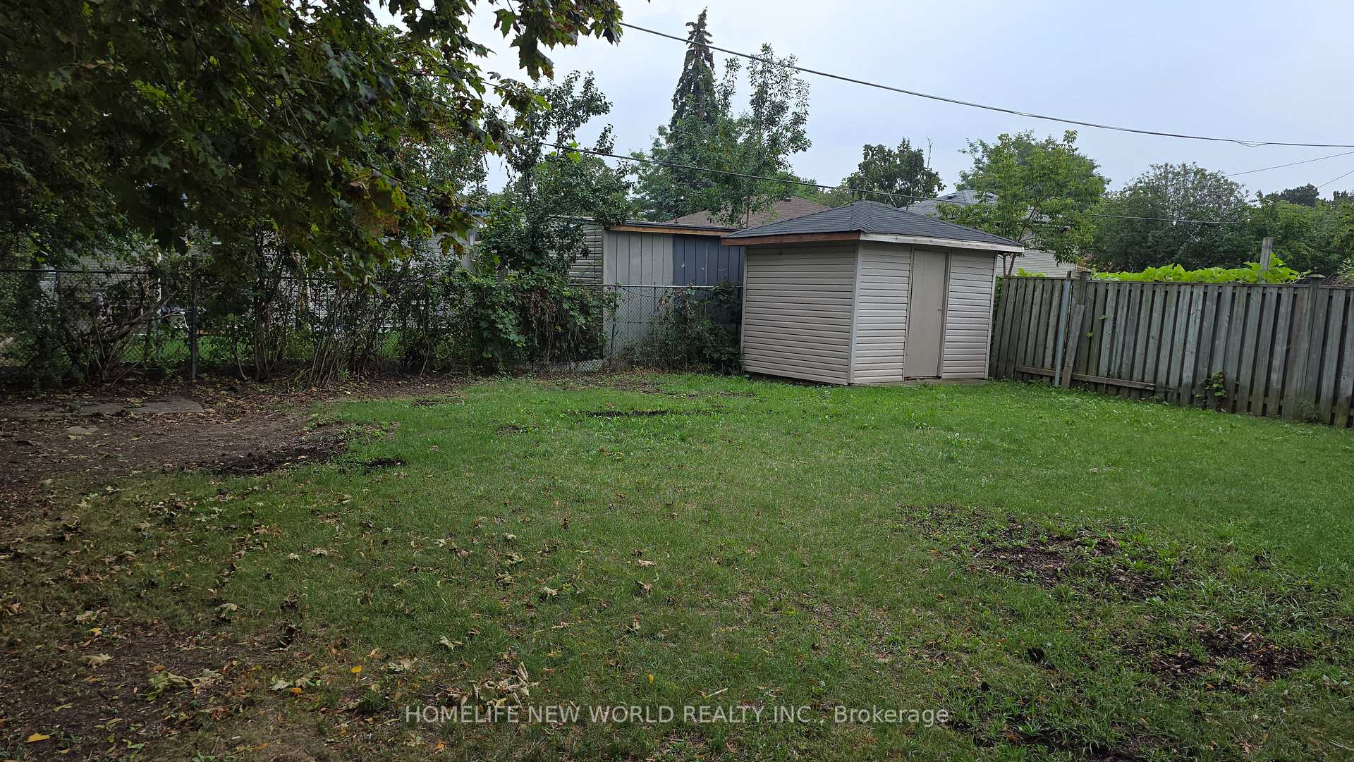 Photo 43 of 26 Murchison Crescent N, Etobicoke, Mount Olive-Silverstone-Jamestown — HOMEH