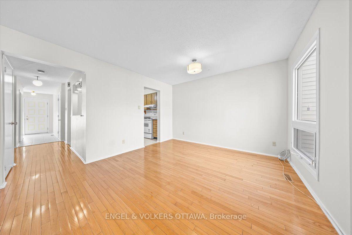 Photo 6 of Unit 35, 75 Angela Private, Ottawa, Heron Gate/Industrial Park — HOMEH