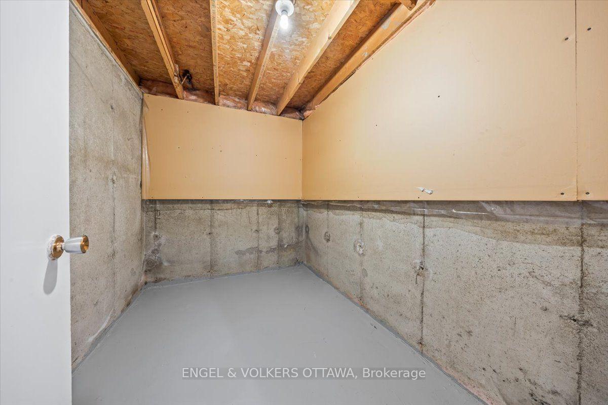 Photo 31 of Unit 35, 75 Angela Private, Ottawa, Heron Gate/Industrial Park — HOMEH