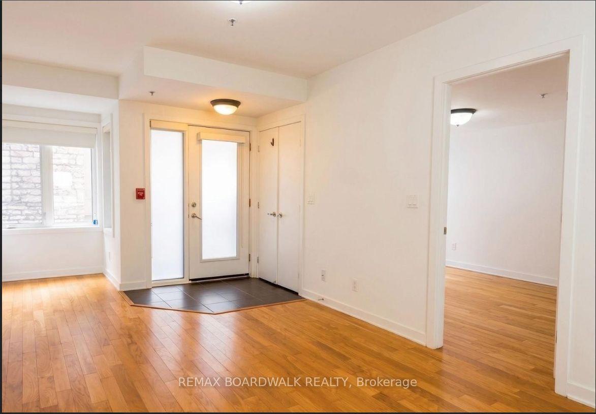 Photo of Unit 209, 458D King Edward Avenue