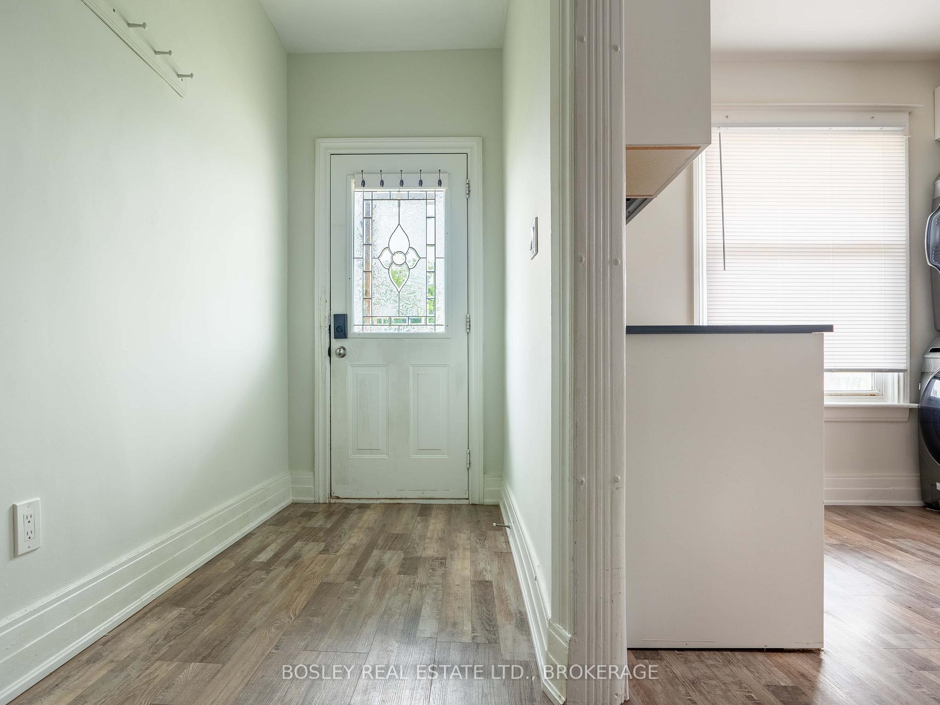 Photo 2 of 5 Herrick Avenue, St. Catharines, E. Chester — HOMEH