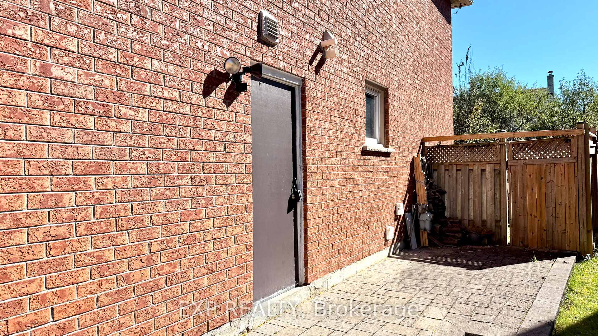 Photo 2 of Unit Basement, 1816 Dencourt Drive, Pickering, Amberlea — HOMEH