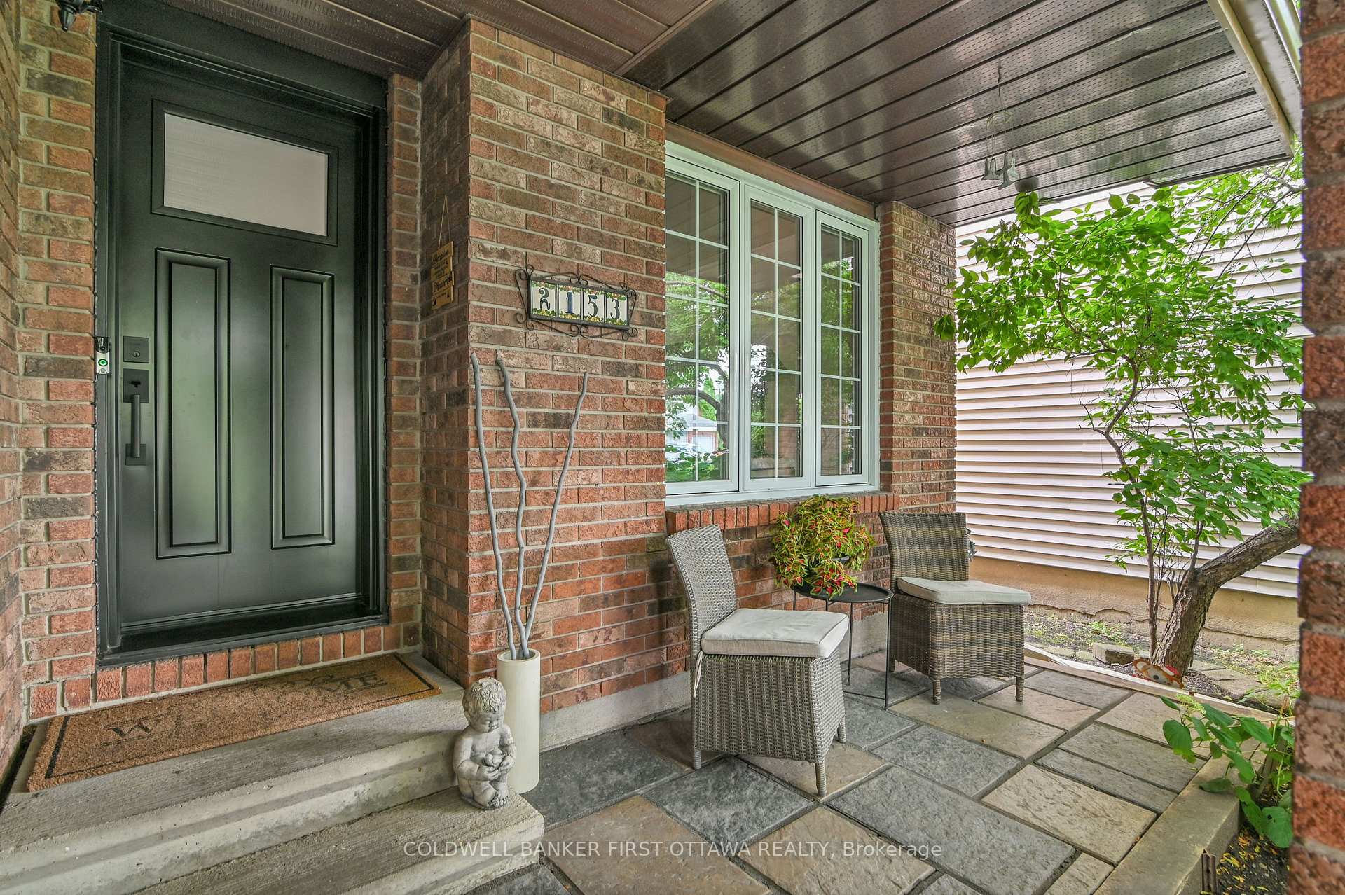 Photo 3 of 2153 East Acres Road, Ottawa, Beacon Hill South — HOMEH
