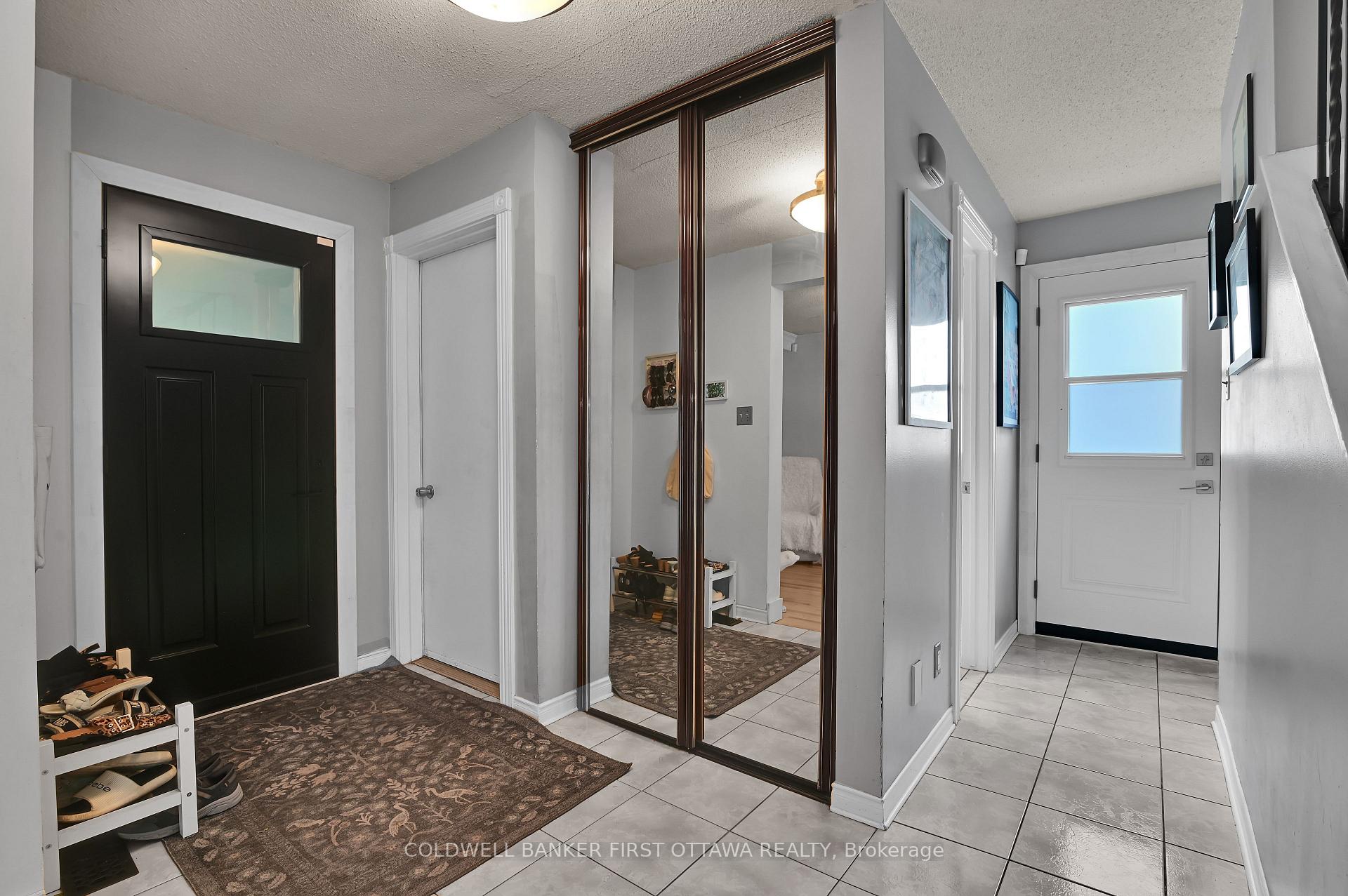 Photo 4 of 2153 East Acres Road, Ottawa, Beacon Hill South — HOMEH