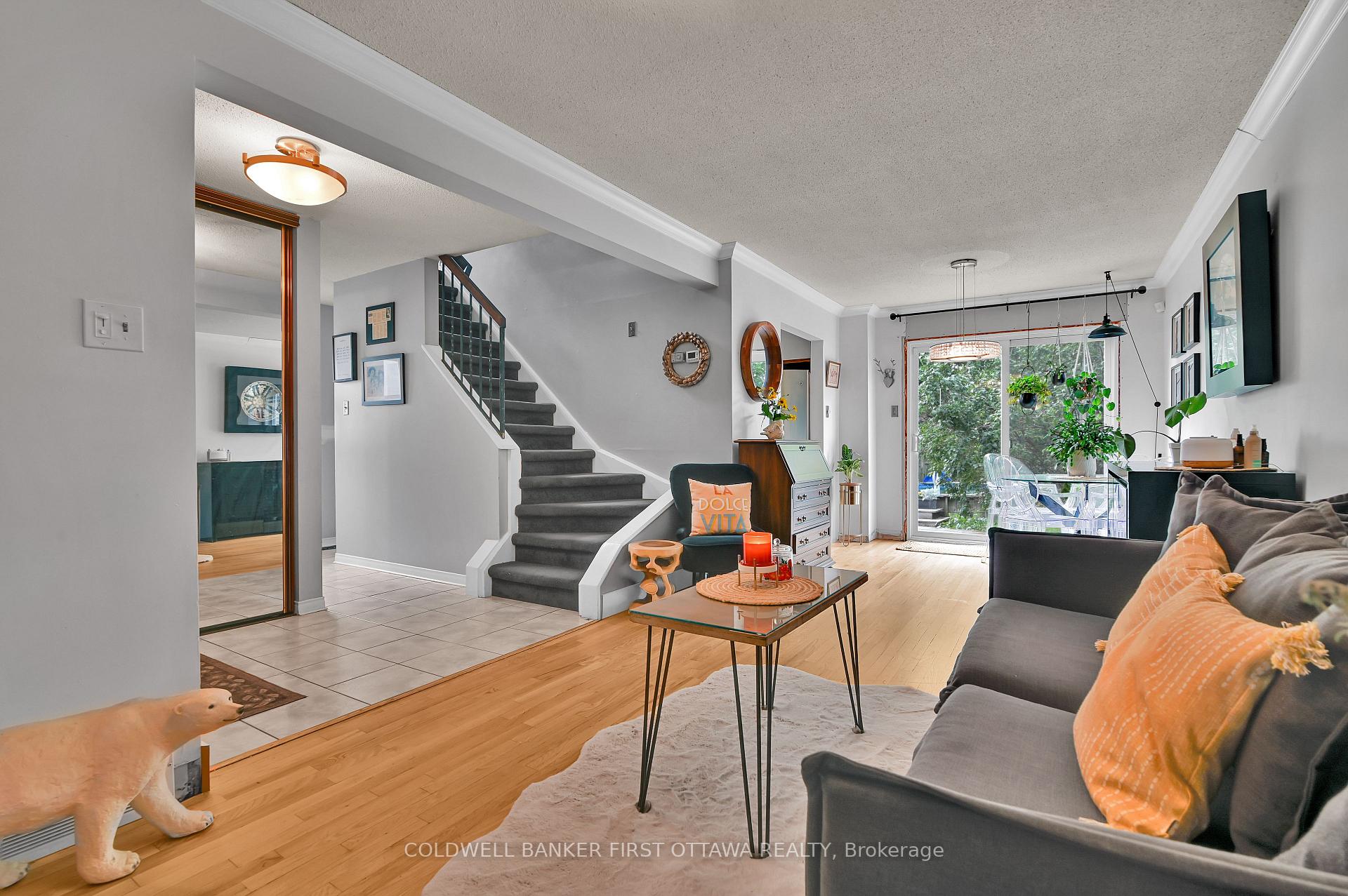 Photo 6 of 2153 East Acres Road, Ottawa, Beacon Hill South — HOMEH