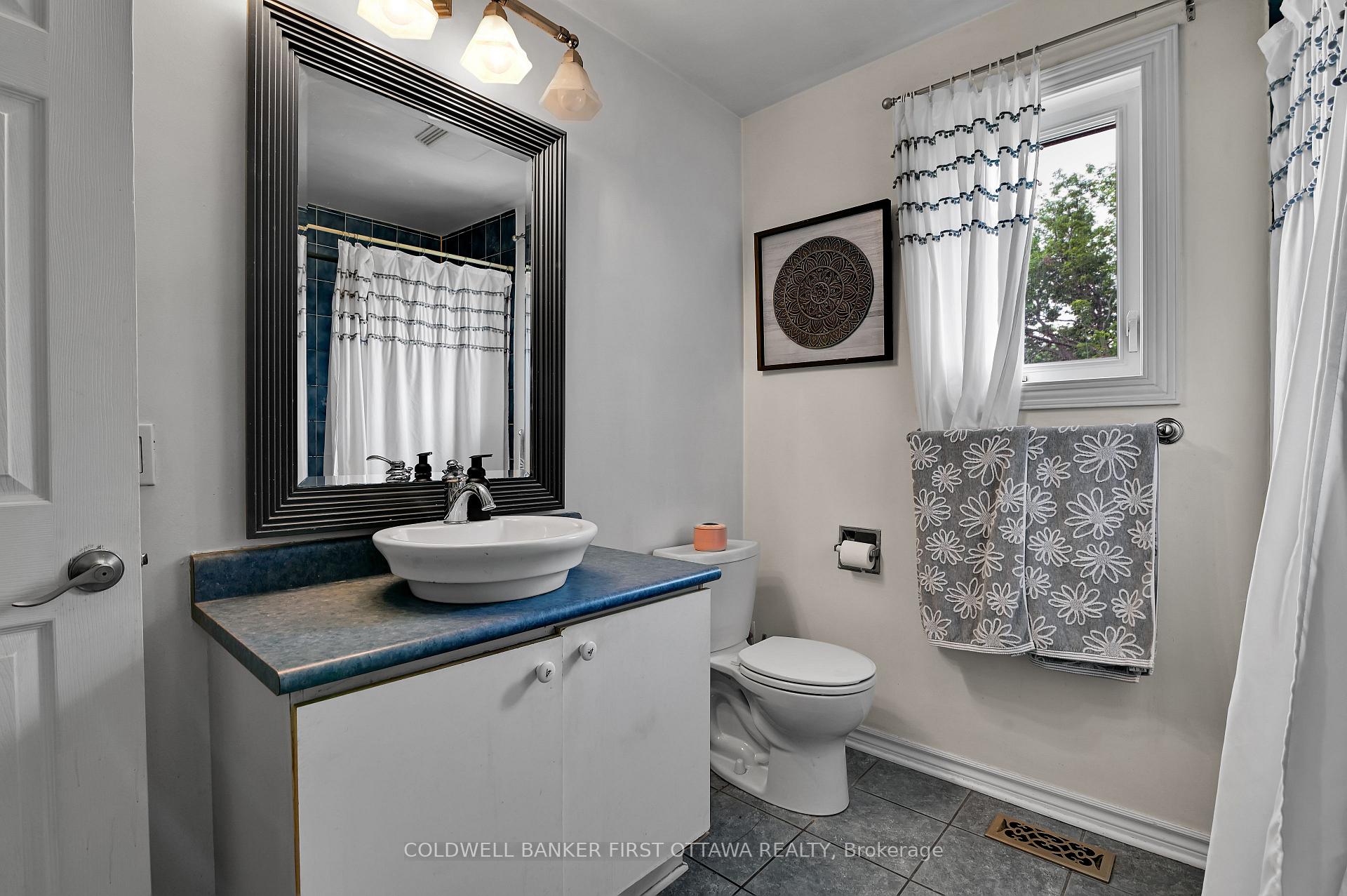 Photo 20 of 2153 East Acres Road, Ottawa, Beacon Hill South — HOMEH