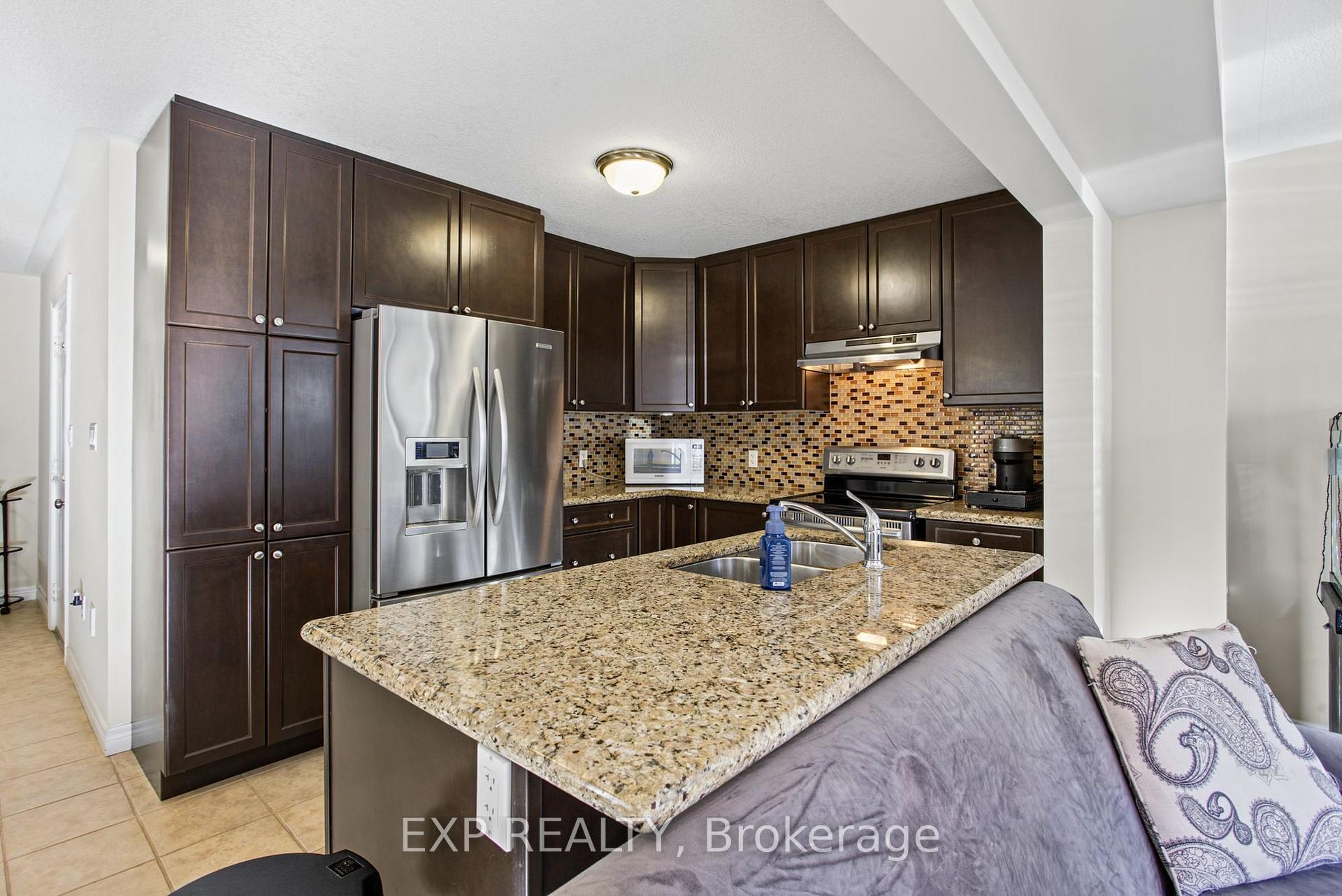 Photo 10 of 184 Pelech Crescent, Hamilton, Rural Glanbrook — HOMEH