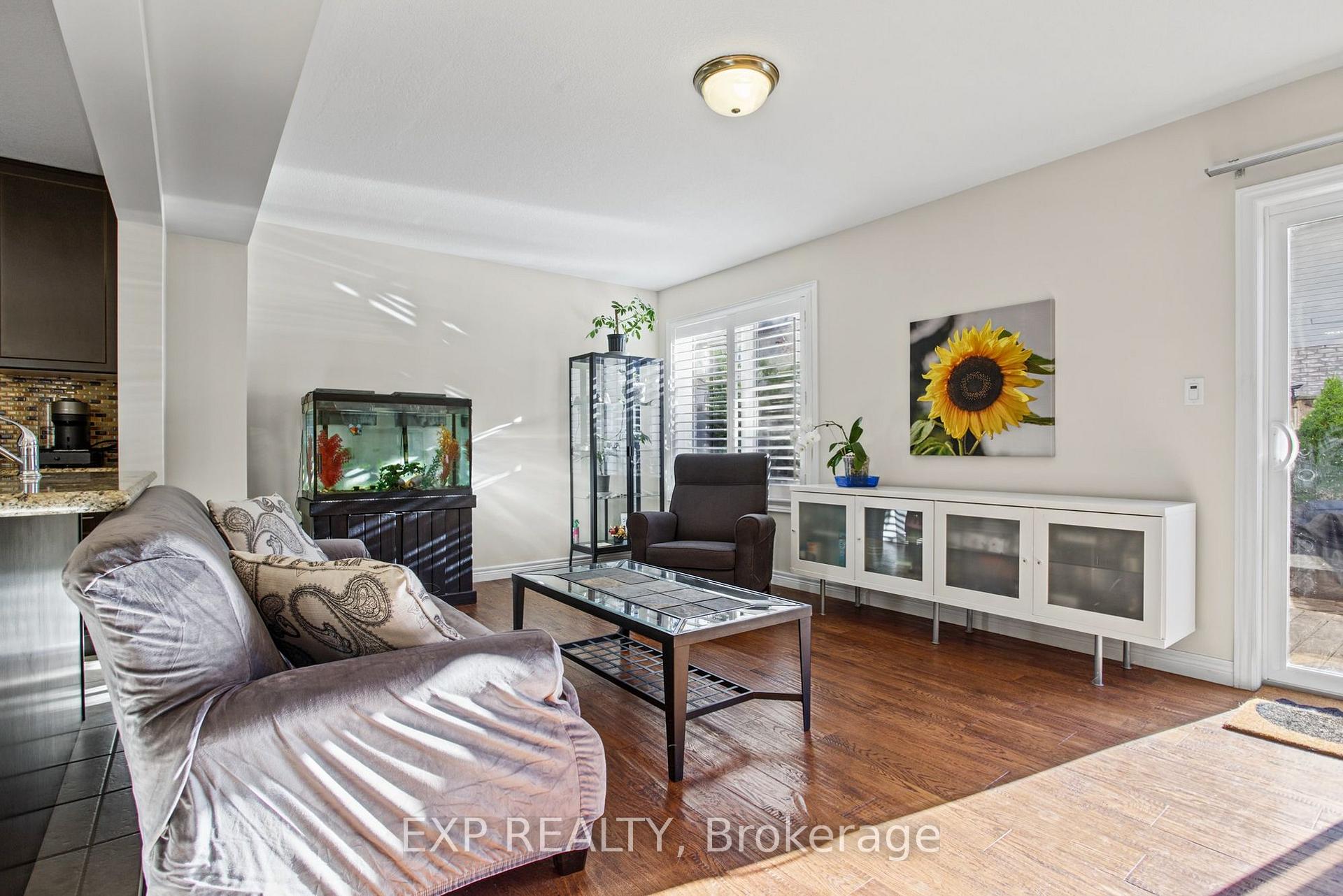 Photo 11 of 184 Pelech Crescent, Hamilton, Rural Glanbrook — HOMEH