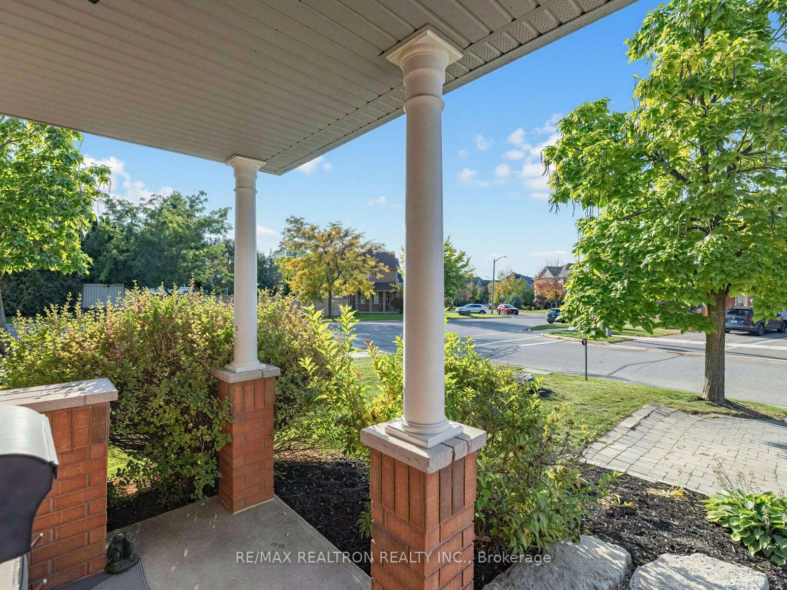 Photo 4 of 174 Millcliff Circle, Aurora, Aurora Grove — HOMEH