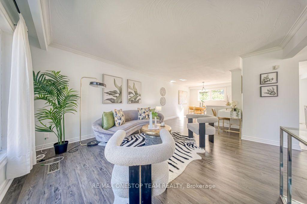 Photo 8 of 73 Houston Crescent, North York, Don Valley Village — HOMEH