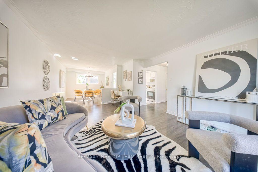 Photo 10 of 73 Houston Crescent, North York, Don Valley Village — HOMEH