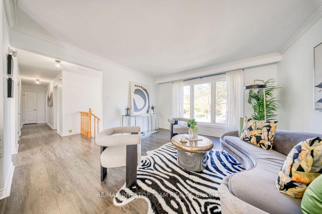 Photo 11 of 73 Houston Crescent, North York, Don Valley Village — HOMEH