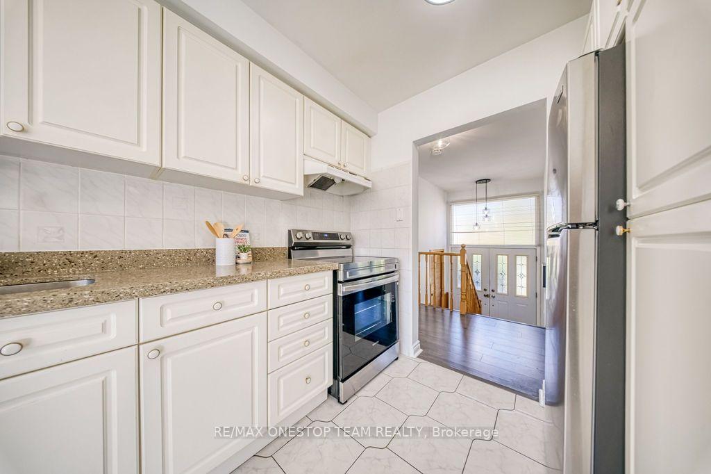 Photo 16 of 73 Houston Crescent, North York, Don Valley Village — HOMEH