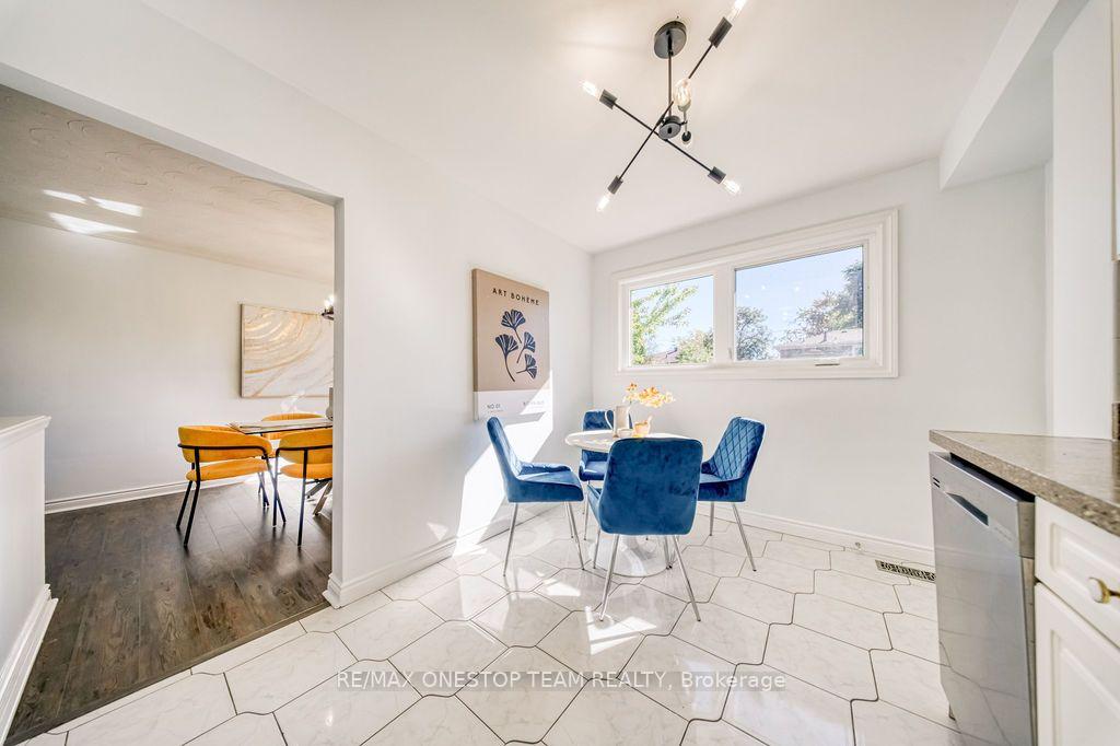 Photo 19 of 73 Houston Crescent, North York, Don Valley Village — HOMEH