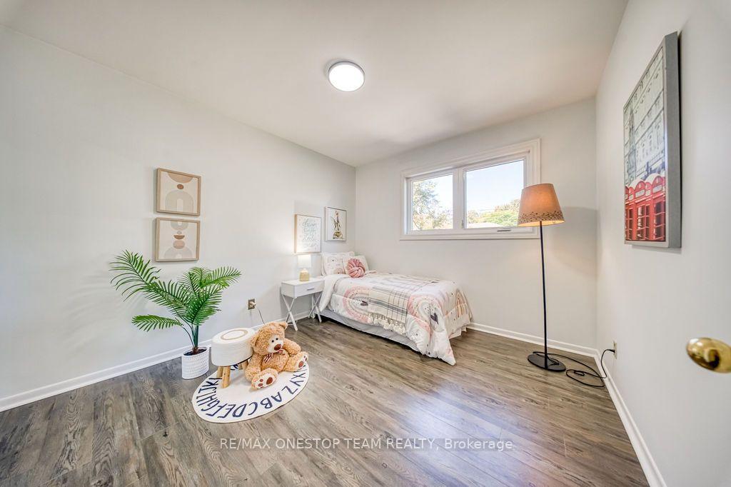 Photo 23 of 73 Houston Crescent, North York, Don Valley Village — HOMEH