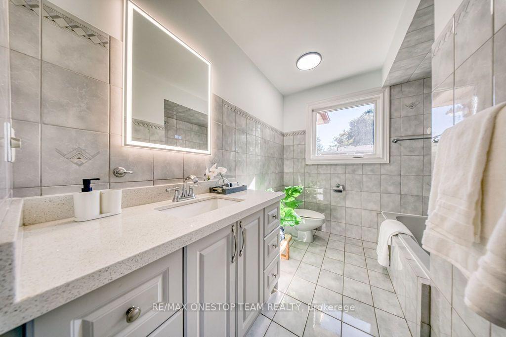 Photo 24 of 73 Houston Crescent, North York, Don Valley Village — HOMEH