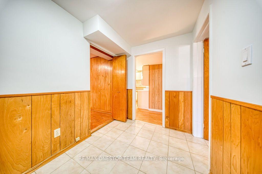Photo 25 of 73 Houston Crescent, North York, Don Valley Village — HOMEH