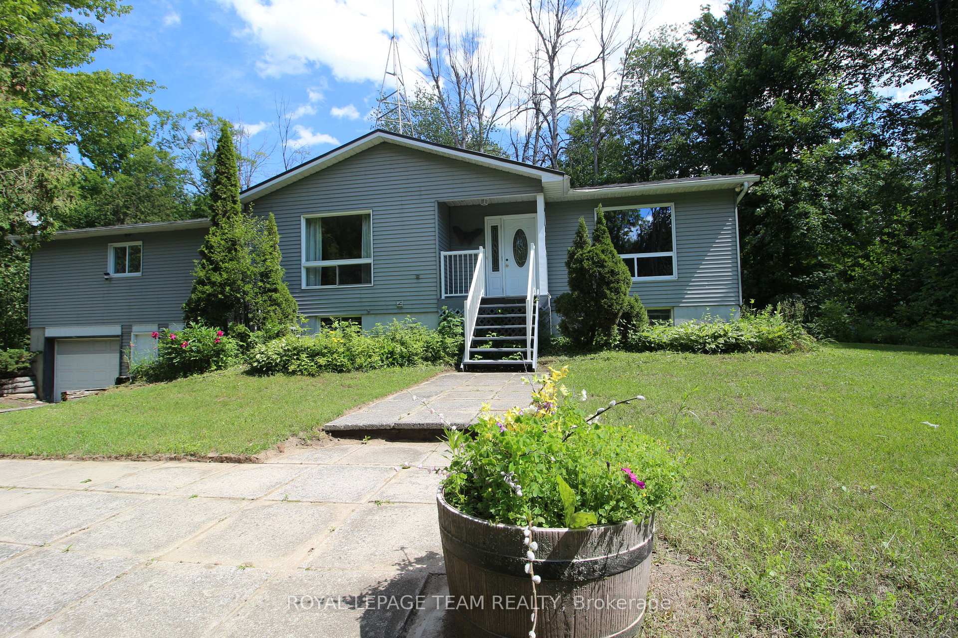 Photo 4 of 214 Arcand Road, North Grenville, North Grenville Twp (Kemptville East) — HOMEH