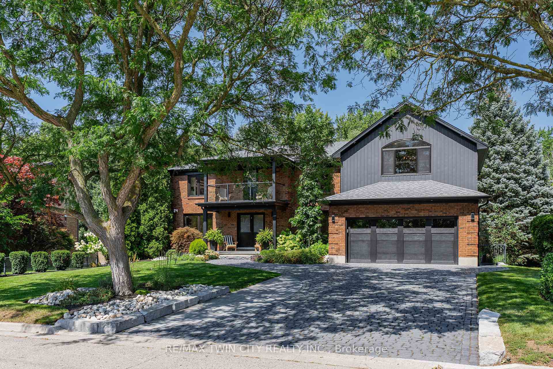 Photo 3 of 50 Roehampton Court, Kitchener, Stanley Park — HOMEH