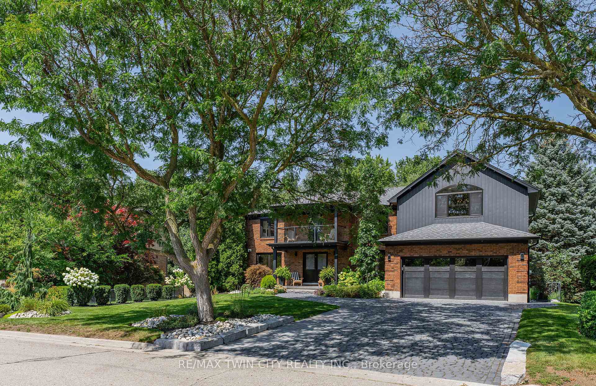 Photo 9 of 50 Roehampton Court, Kitchener, Stanley Park — HOMEH
