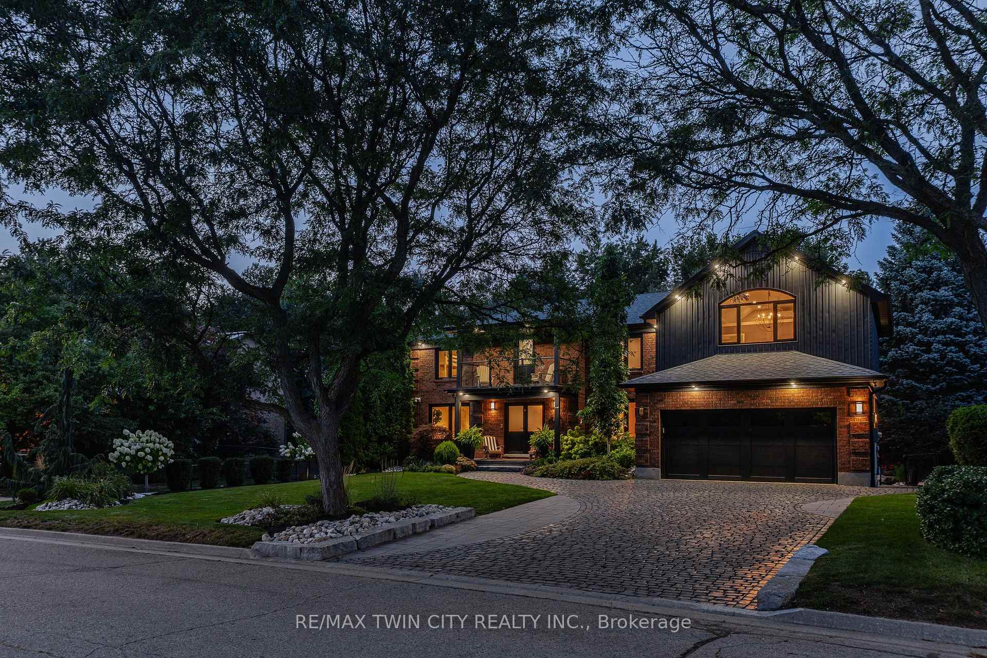 Photo 12 of 50 Roehampton Court, Kitchener, Stanley Park — HOMEH