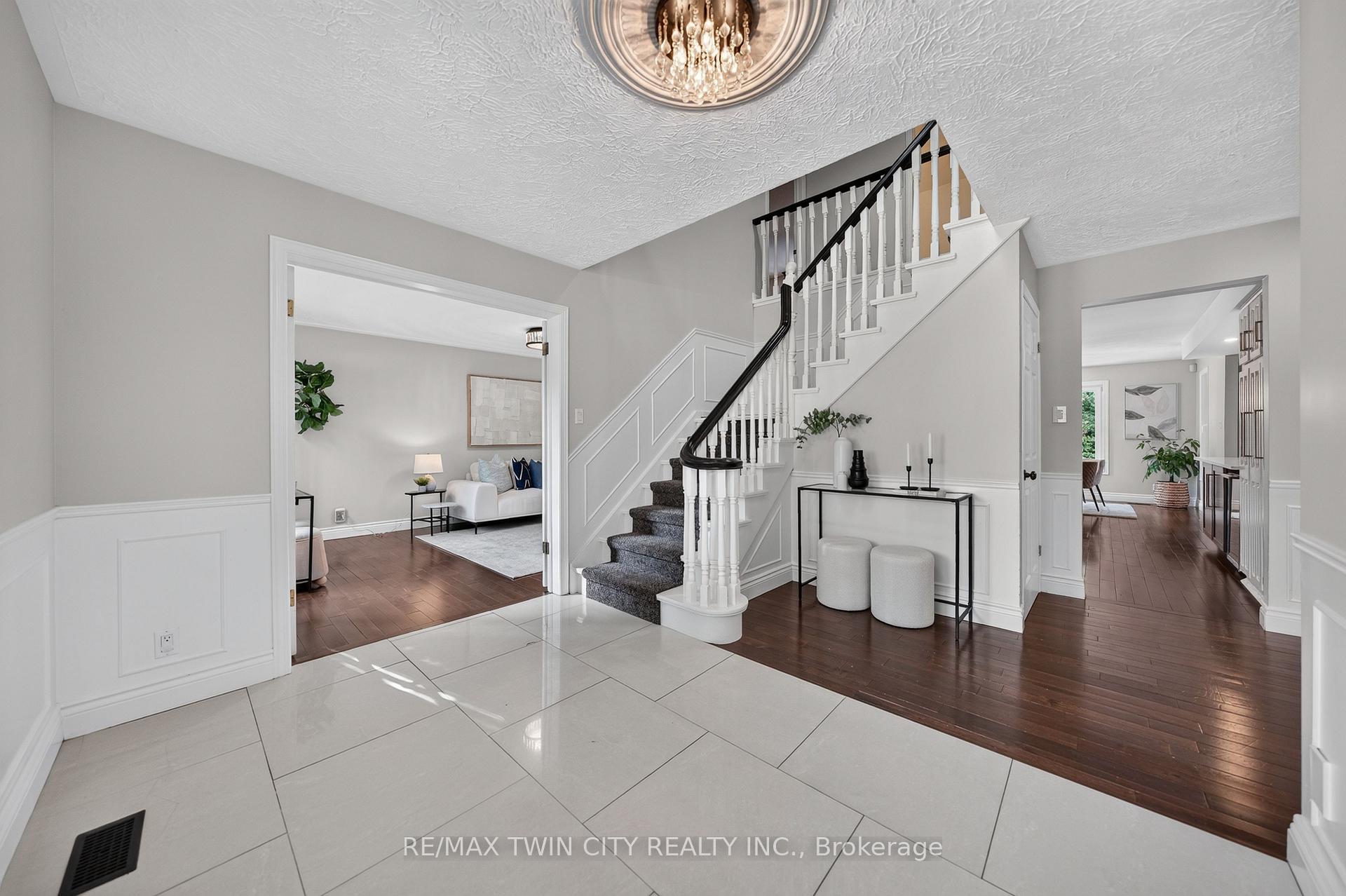 Photo 16 of 50 Roehampton Court, Kitchener, Stanley Park — HOMEH