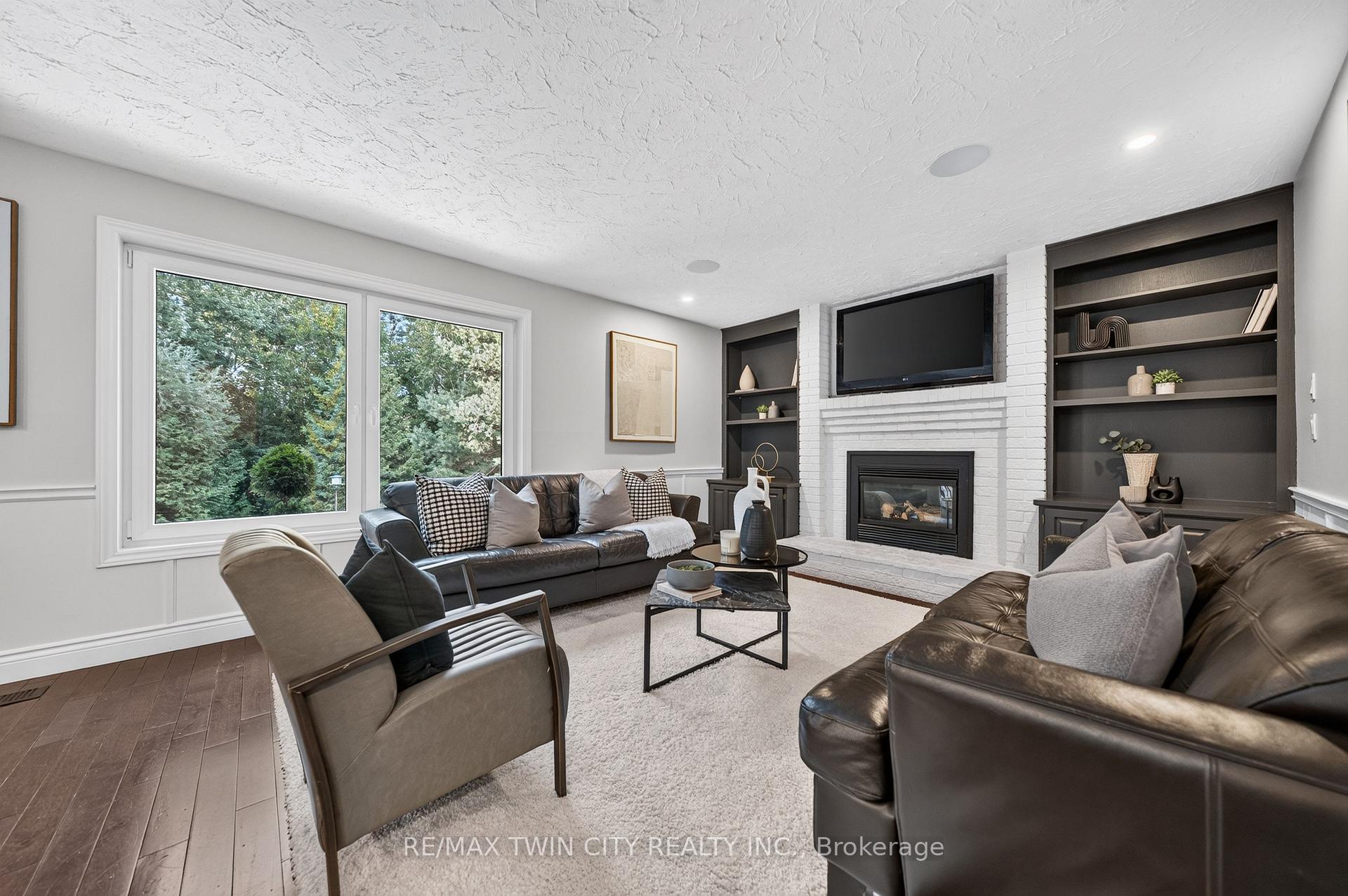 Photo 32 of 50 Roehampton Court, Kitchener, Stanley Park — HOMEH