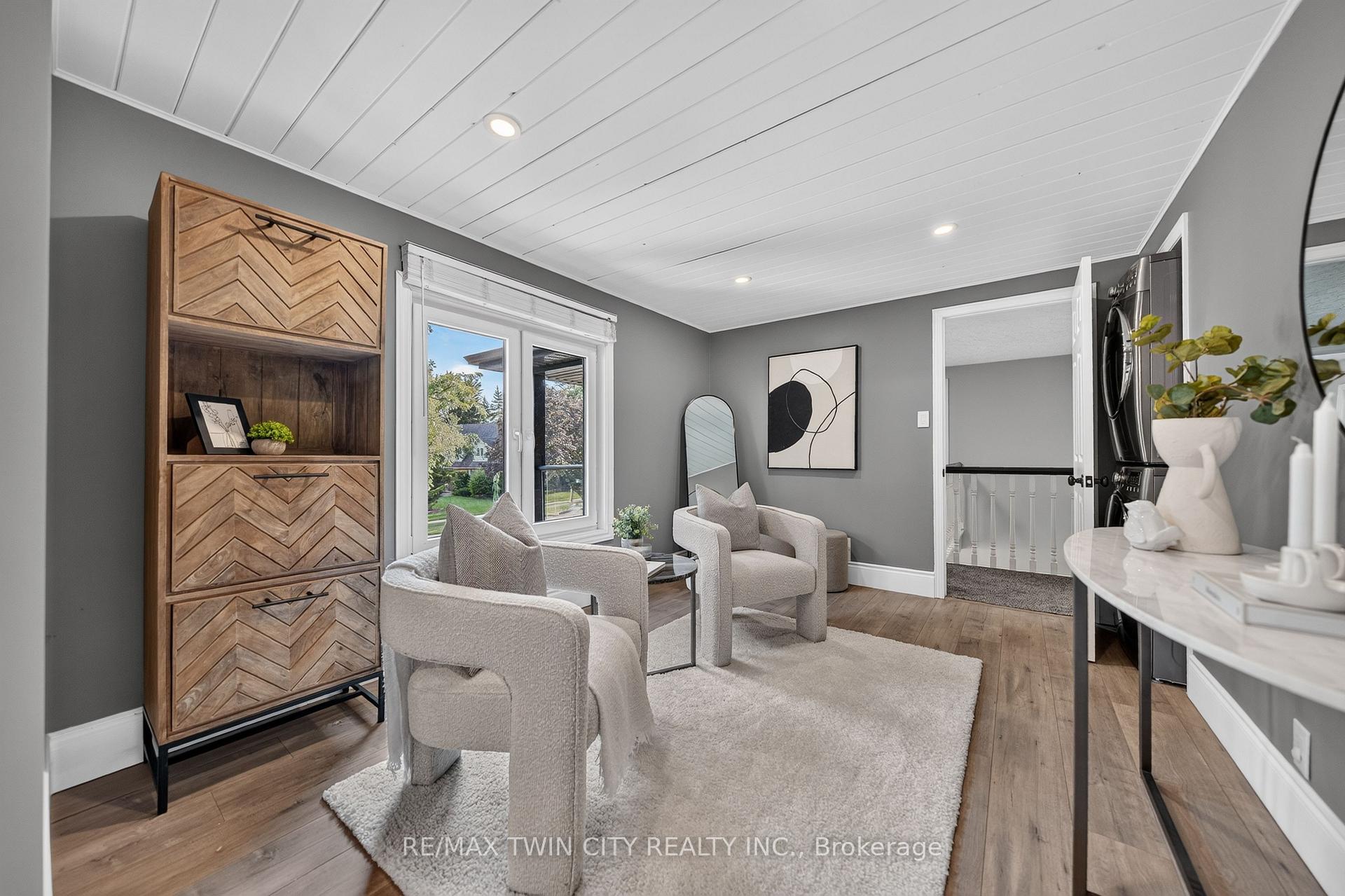 Photo 44 of 50 Roehampton Court, Kitchener, Stanley Park — HOMEH