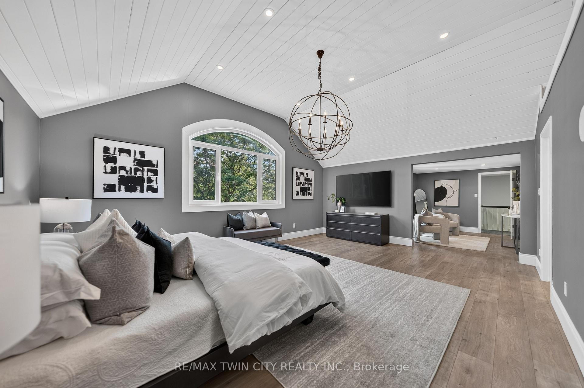 Photo 50 of 50 Roehampton Court, Kitchener, Stanley Park — HOMEH