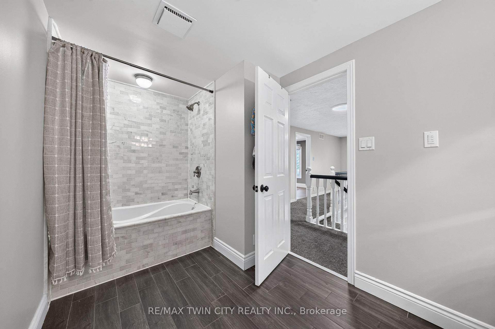 Photo 70 of 50 Roehampton Court, Kitchener, Stanley Park — HOMEH