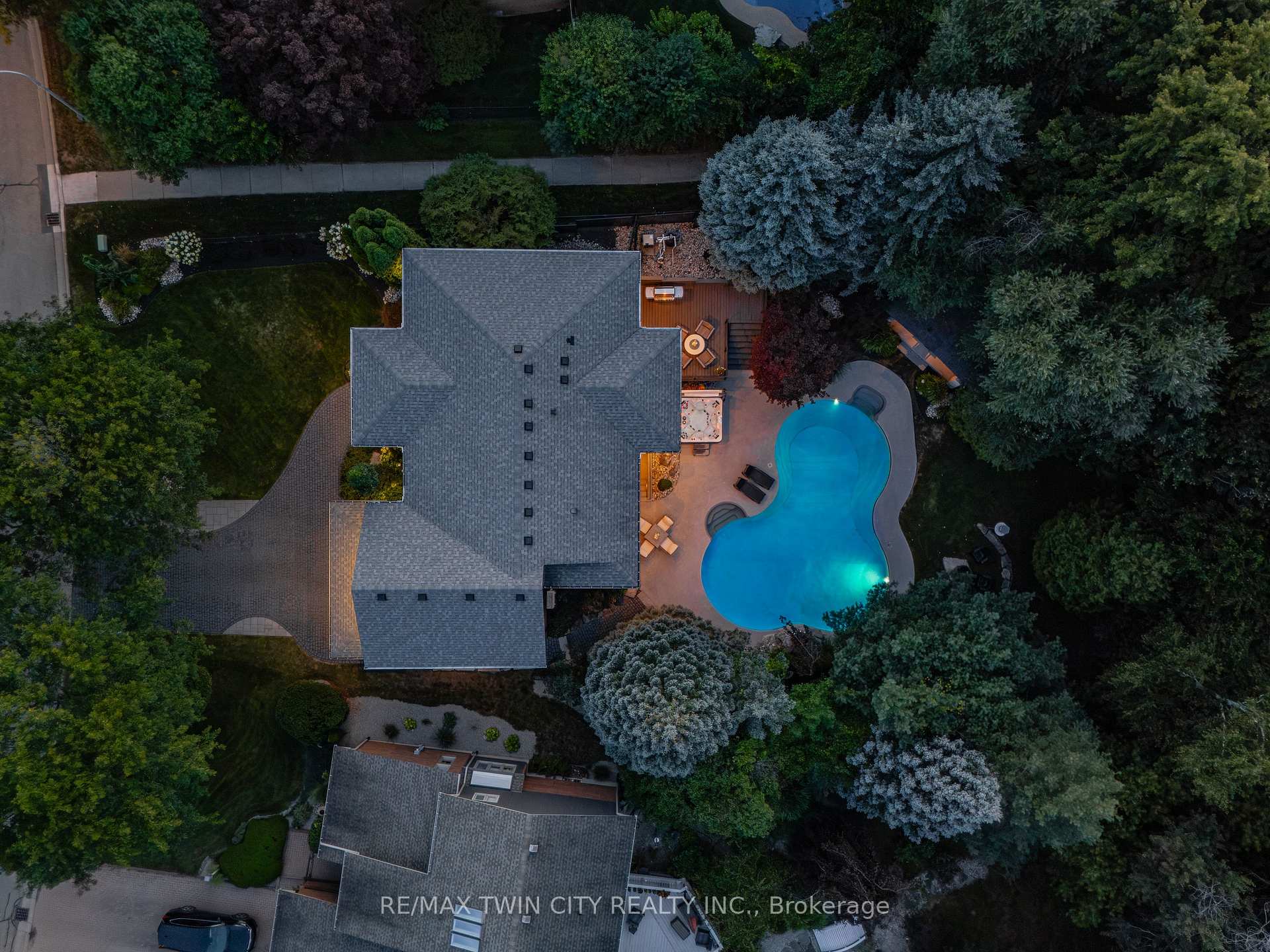 Photo 86 of 50 Roehampton Court, Kitchener, Stanley Park — HOMEH