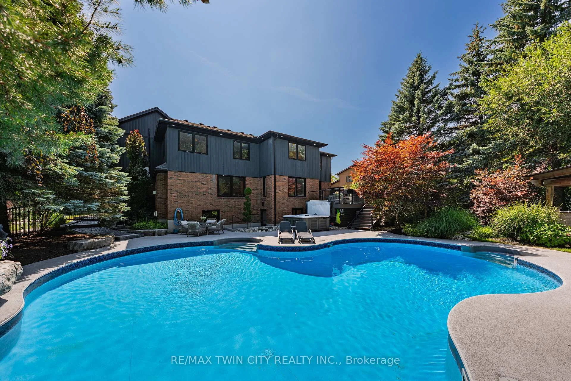 Photo 6 of 50 Roehampton Court, Kitchener, Stanley Park — HOMEH