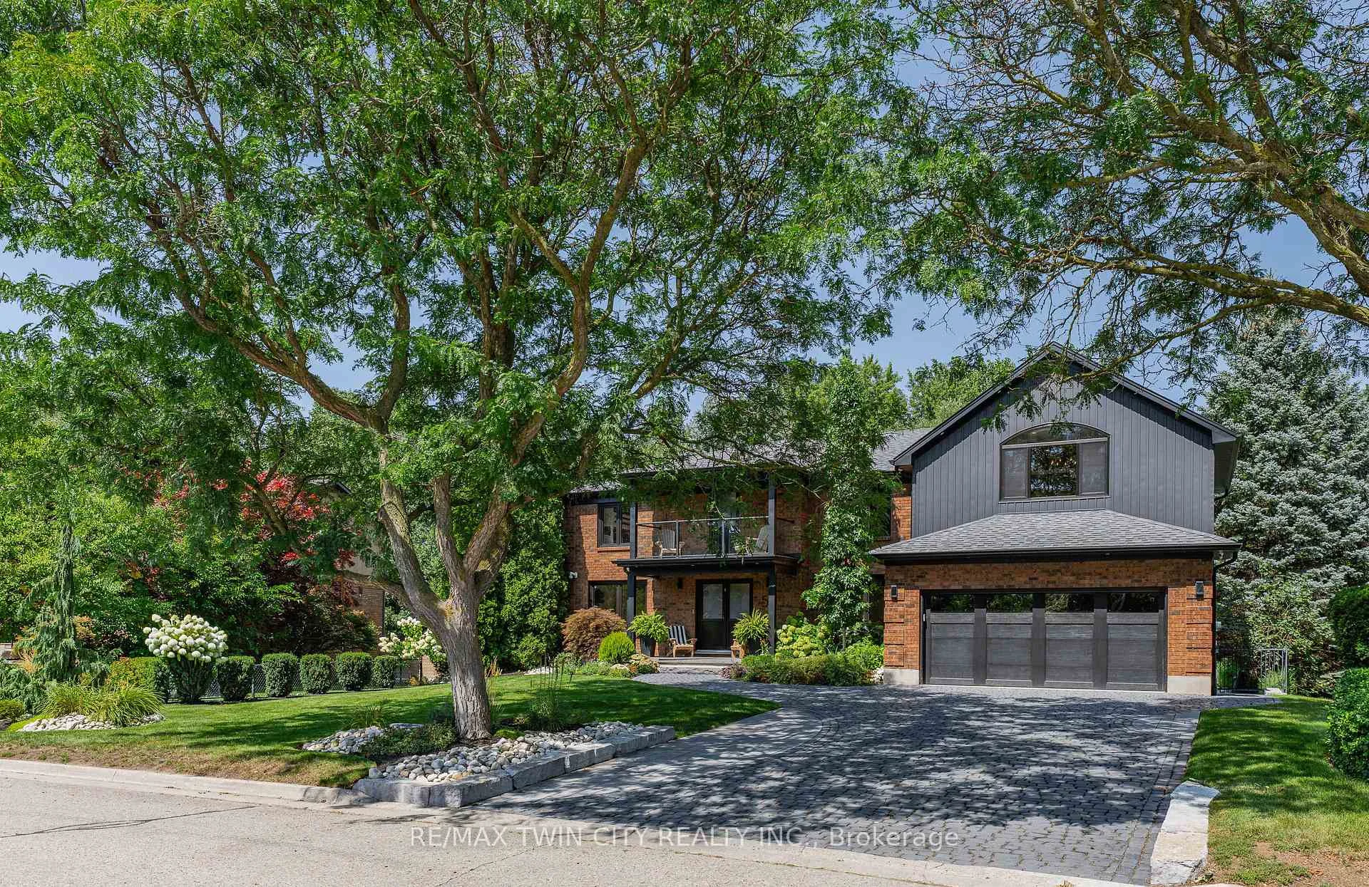 Photo 10 of 50 Roehampton Court, Kitchener, Stanley Park — HOMEH