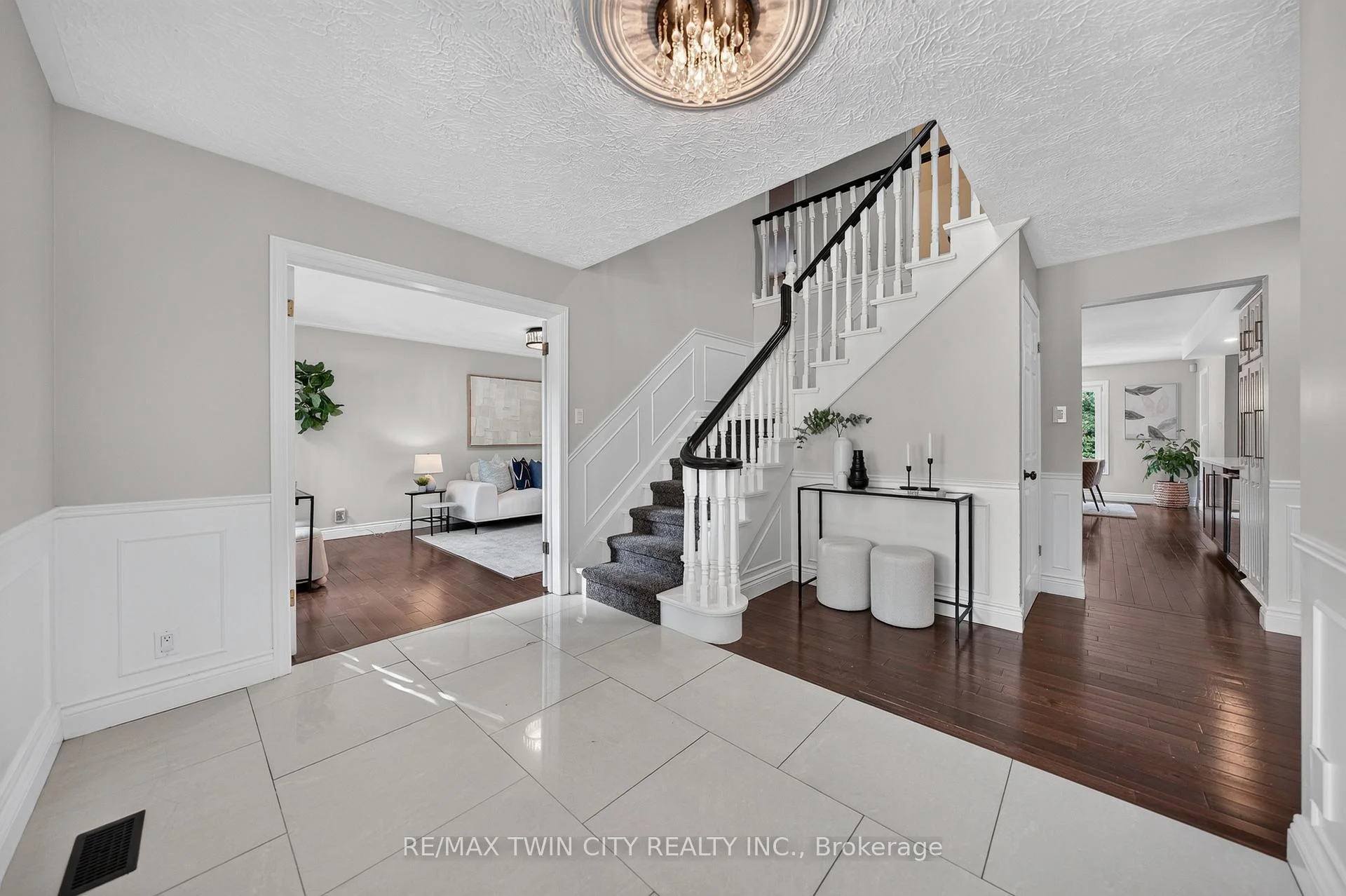 Photo 13 of 50 Roehampton Court, Kitchener, Stanley Park — HOMEH