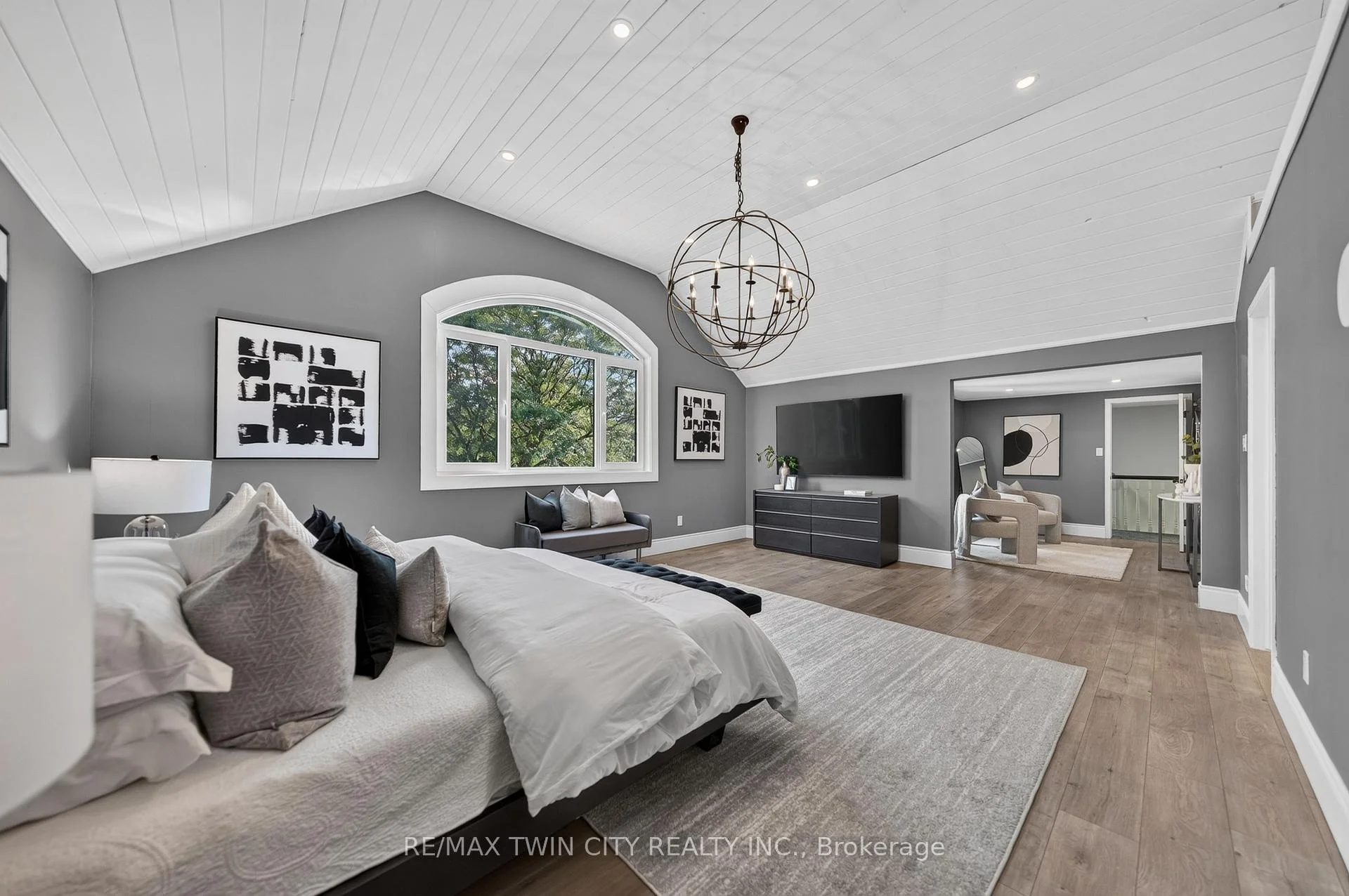 Photo 49 of 50 Roehampton Court, Kitchener, Stanley Park — HOMEH
