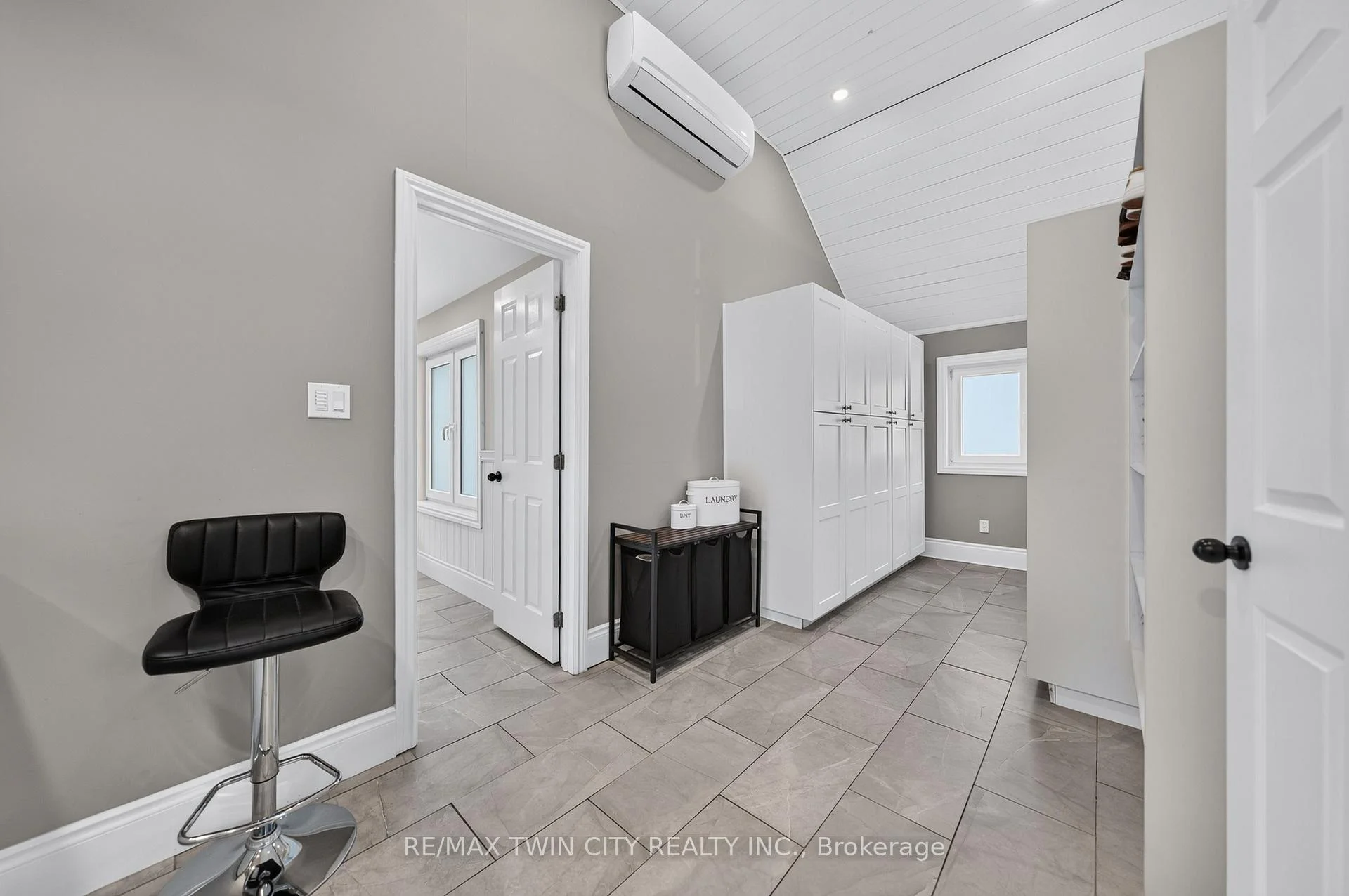 Photo 53 of 50 Roehampton Court, Kitchener, Stanley Park — HOMEH